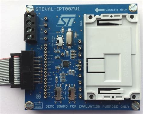 Smart card interface evaluation board based on the ST8034HC